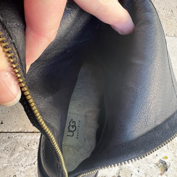 Rare UGG W Castille zip-up boots, like new - Picture 12 of 16